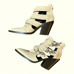 Rebecca Minkoff Women’s Seavie Too Clip Strap Clay Leather Ankle bootie.